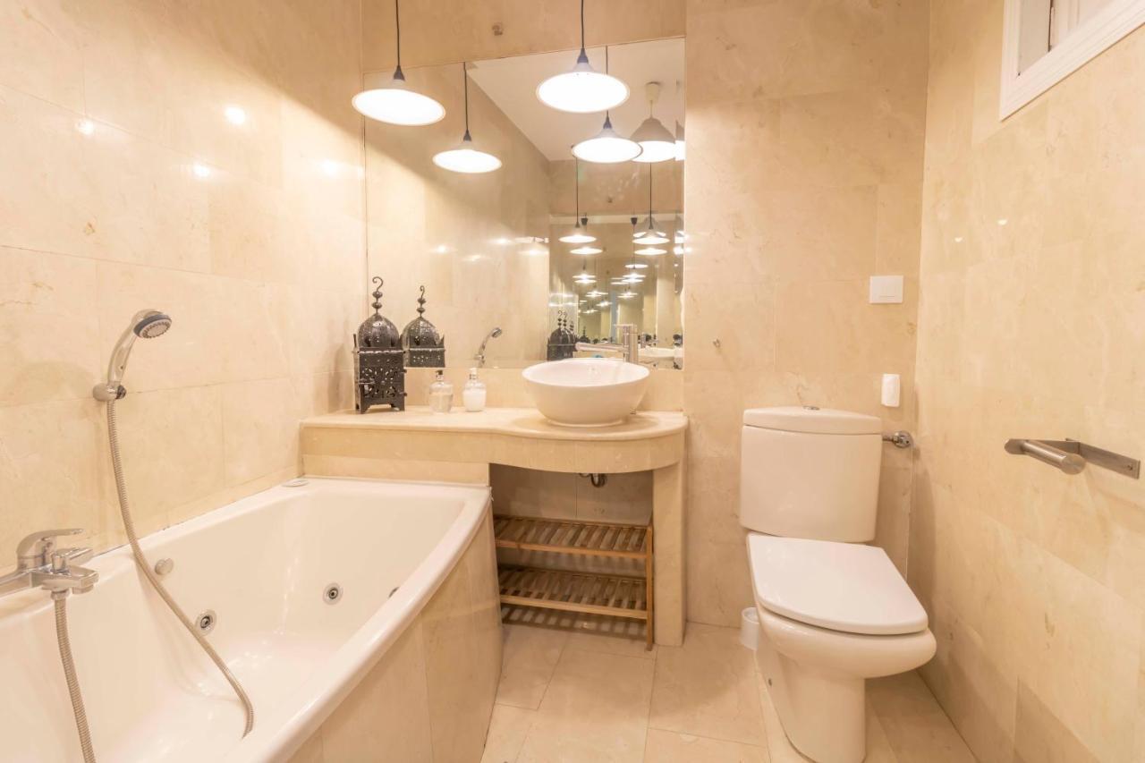 House -Rooftop&Jacuzzi -StayinSevilla Buitenkant foto