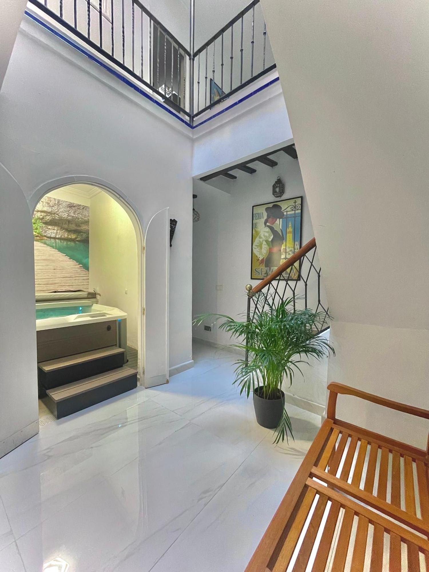 House -Rooftop&Jacuzzi -StayinSevilla Buitenkant foto