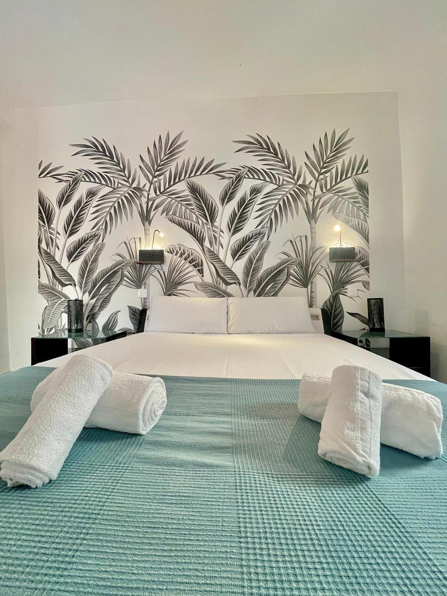 House -Rooftop&Jacuzzi -StayinSevilla Buitenkant foto