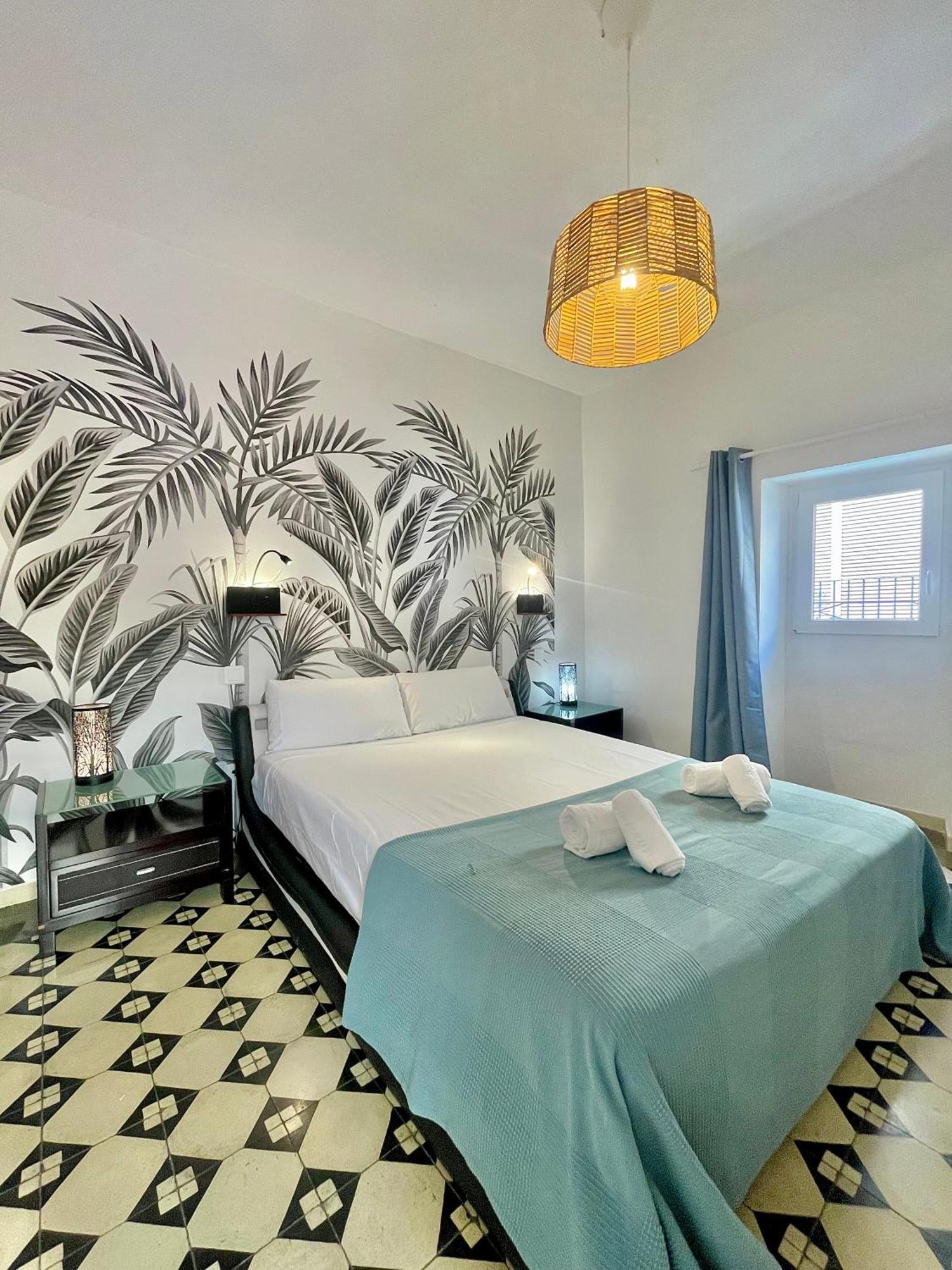 House -Rooftop&Jacuzzi -StayinSevilla Buitenkant foto